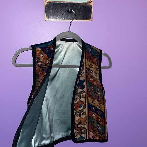 Beautiful Vintage vest I bought downtown Toronto! - Picture 3 of 3